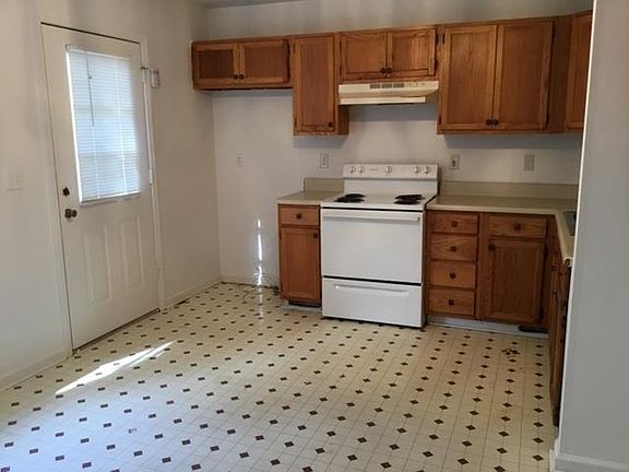 5th image of 114 Coffey St