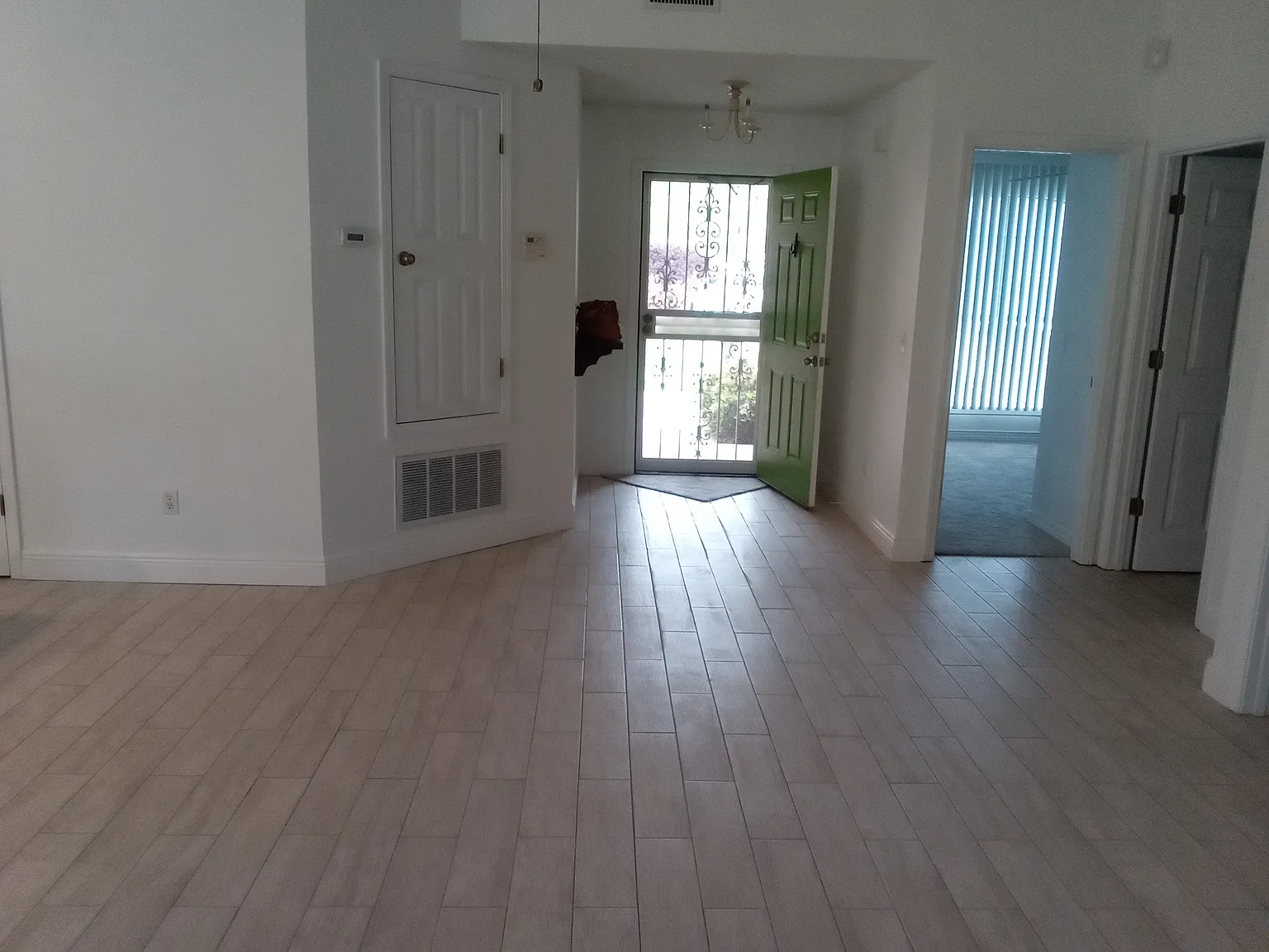 3 bed, 1297 sqft, $2,000 — Photo 3