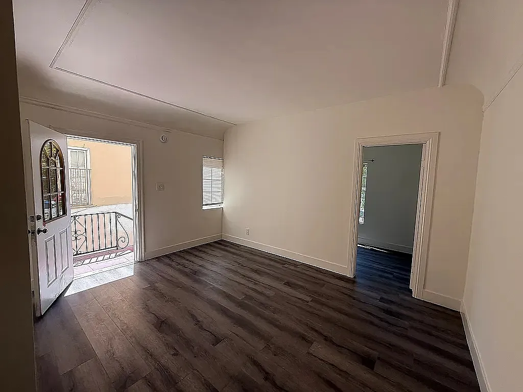 2 bed, 1100 sqft, $2,750 — Photo 2