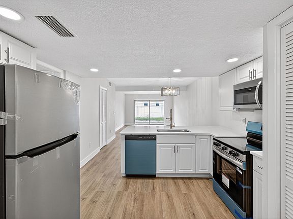 5th image of 9824 Pocono St #9824