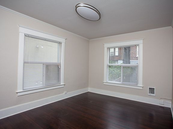 3rd image of 304 E Olive Pl #Aec4acdff