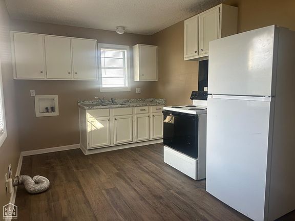 3rd image of 3307 Meador Rd