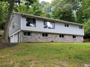 5 Bridle Path Rd, Smithtown, NY 11787