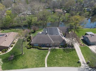 2433 Brookwood Rd, Columbus, OH