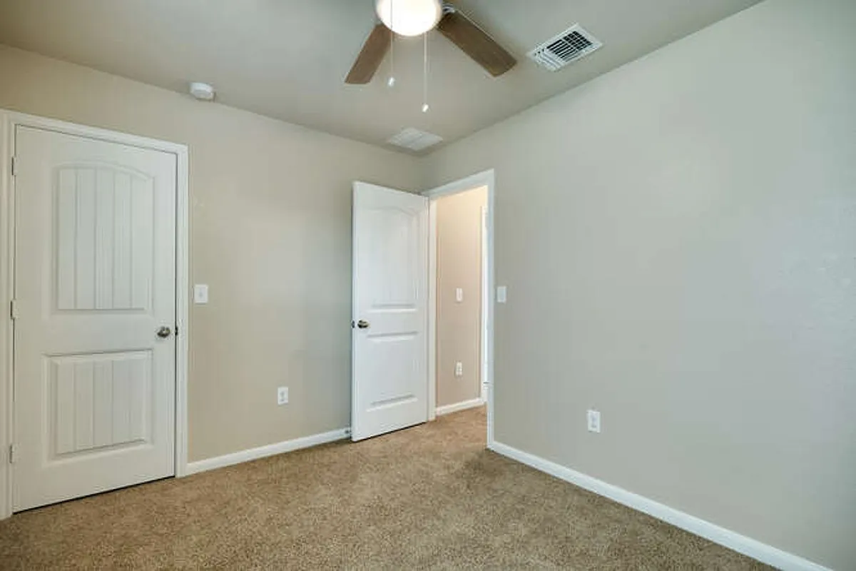Building Photo - 232 Voss