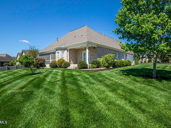 3rd image of 164 Shadowbay Ln #1