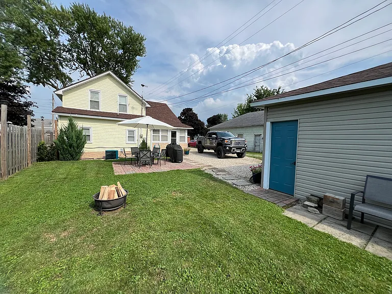 320 Linden St — Photo 20