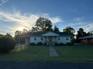 1215 N Johnson St, Sturgis, KY 42459