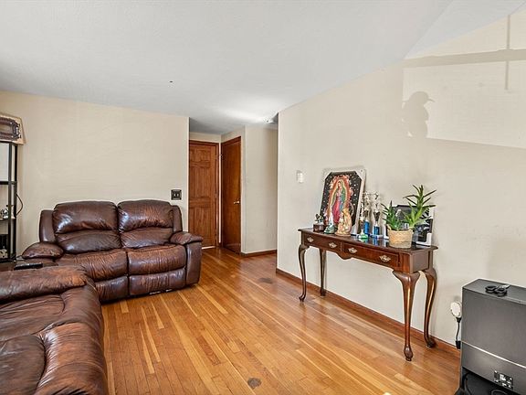 4th image of 48 Hardwick Ter