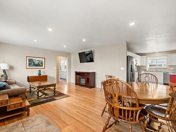 3rd image of 1459 Jaccard St
