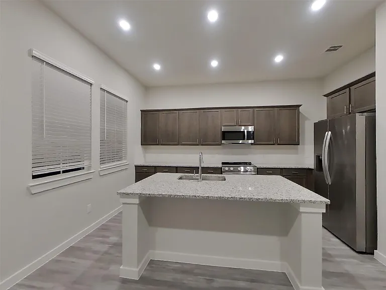 22705 Terrazzo Dr — Photo 5