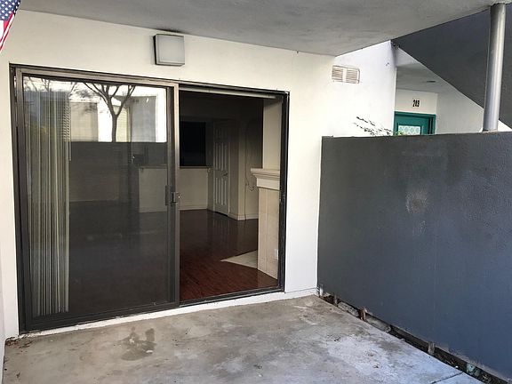 4th image of 2477 Chandler Ave Unit 247