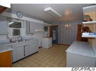 878 Garden Rd, Zanesville, OH 43701