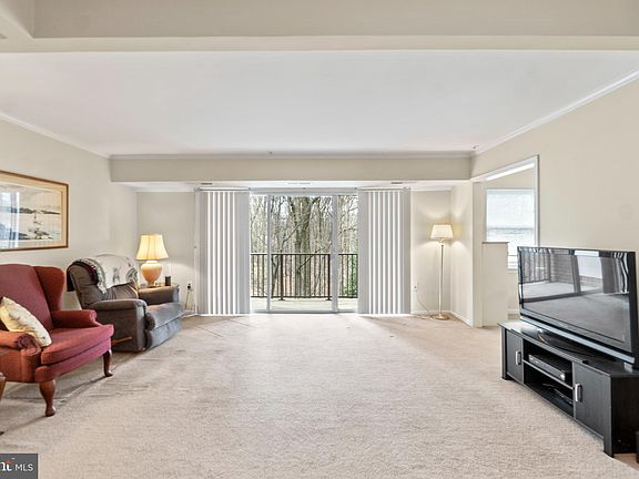 3rd image of 876 College Pkwy APT 302