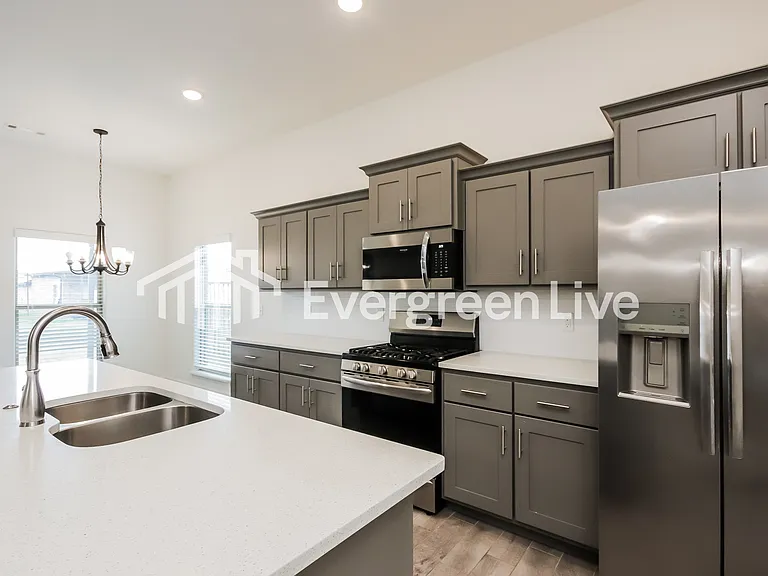 5907 NW Grant St — Photo 10