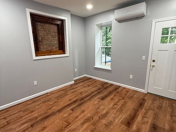 5th image of 106 Renwick St Floor 1