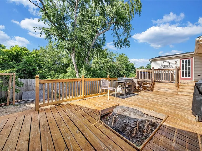 621 Aragona Dr — Photo 75