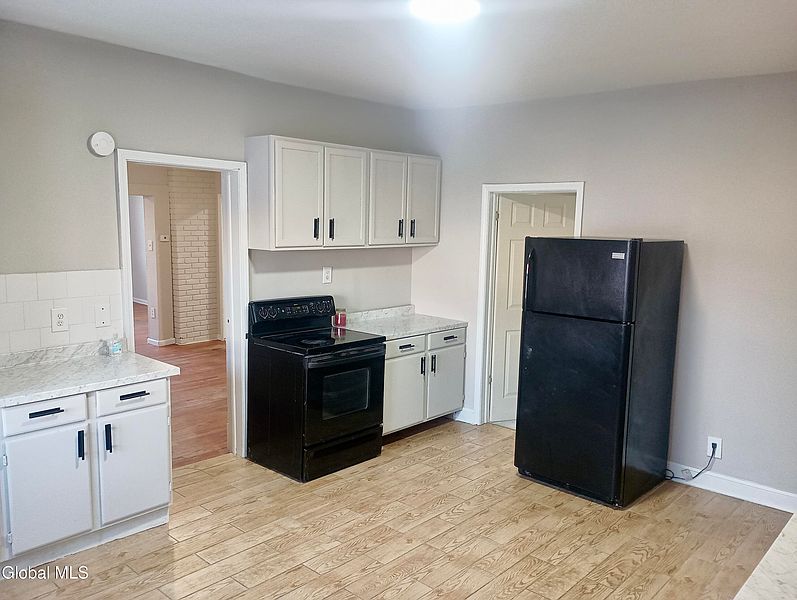 5th image of 321 N 4th Avenue