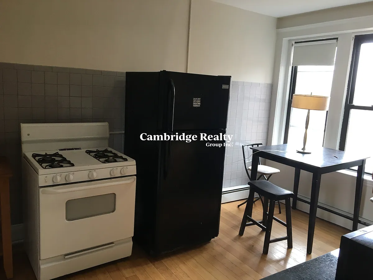 Building Photo - 1680 Commonwealth Ave #4T