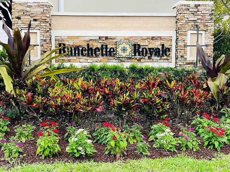 Ranchette Royale community entrance
