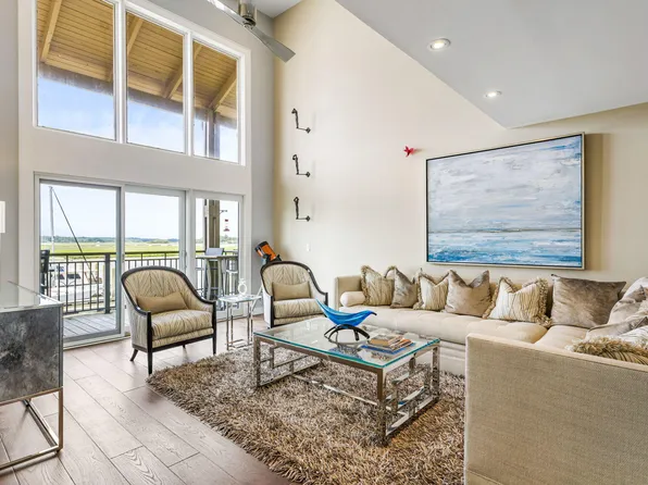 1928 Marsh Oak Ln, Johns Island, SC 29455