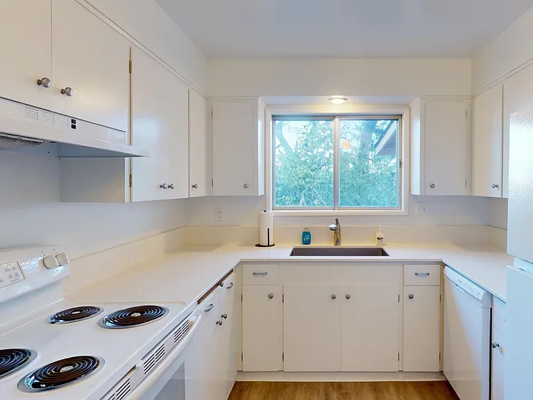 2145 Webb St — Photo 25