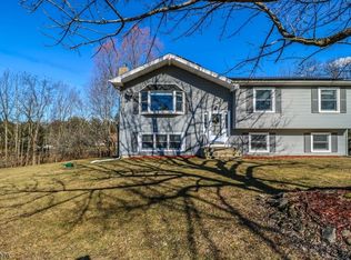 5 Sunset Ln, Newton, NJ 07860