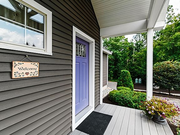 5th image of 18 White Pine Lane