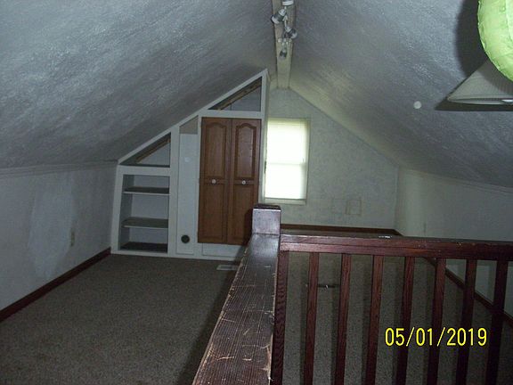 3rd image of 218 E Adams St