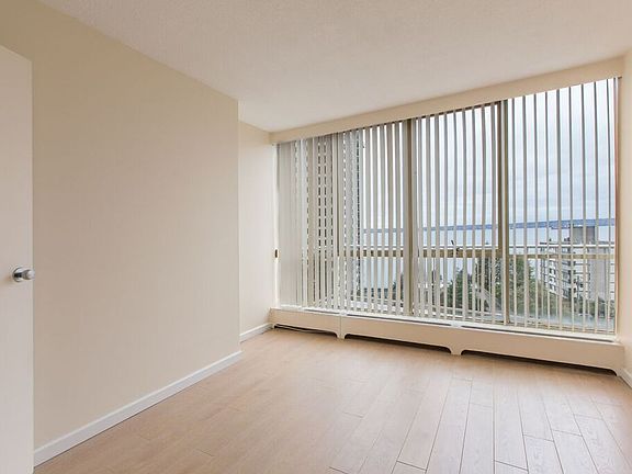 4th image of 2025 Bellevue Ave #714948