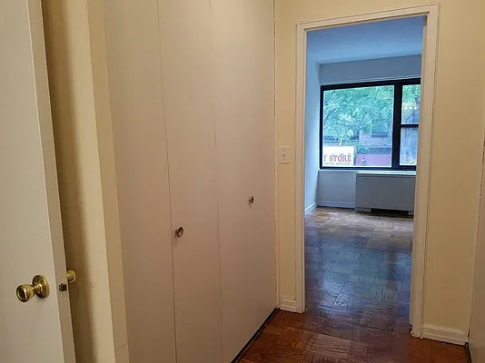 Rented by Manhattan Apartment Organization | media 30