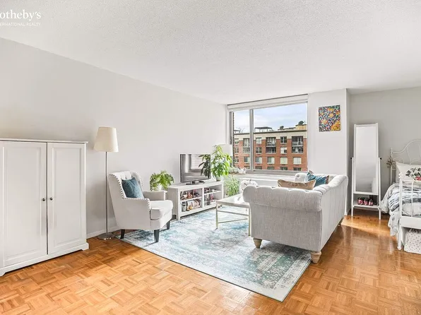 2 S End Ave APT 8W, New York, NY 10280