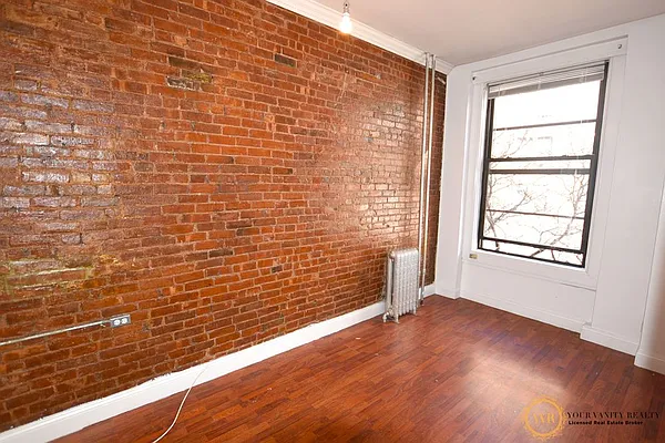 Rented by Your Vanity Realty | media 25