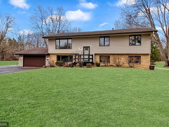 4th image of 19525 Country Cir E