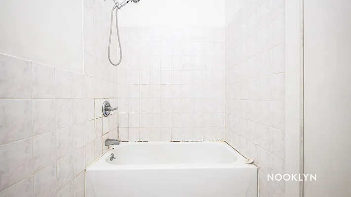 Rented by Nooklyn NYC LLC | media 18