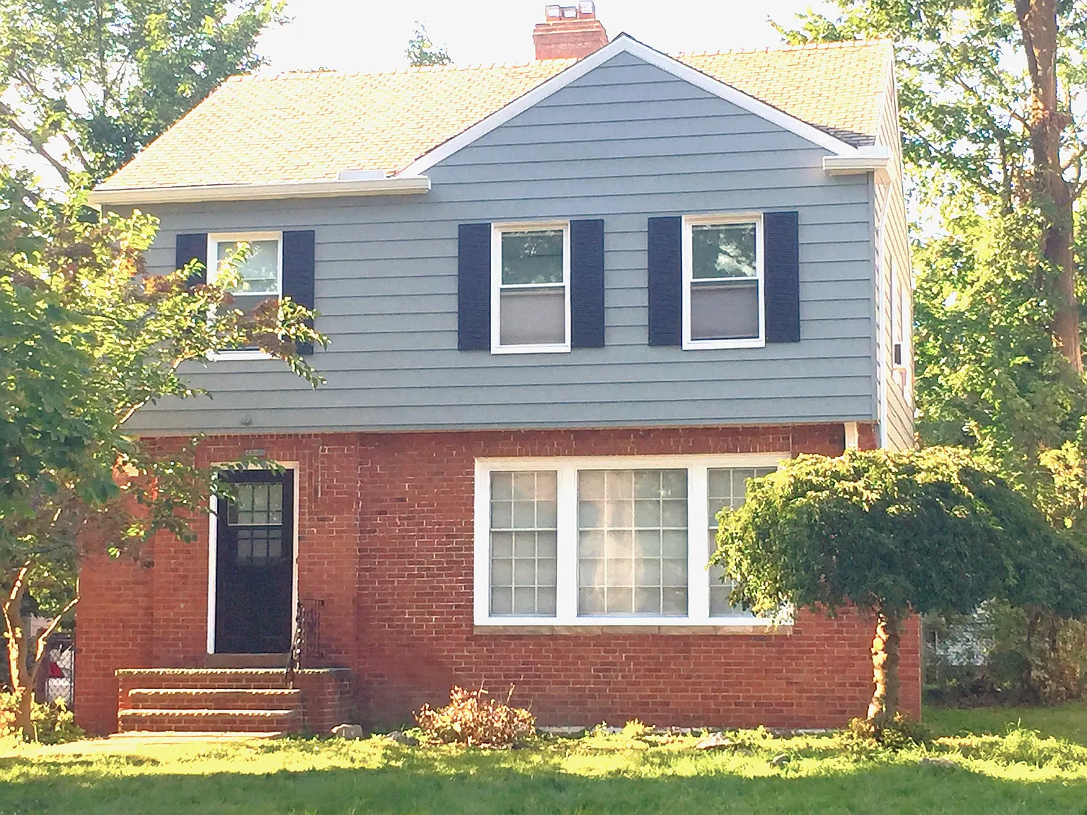 3 bed, 1.5 bath, 2150 sqft, $2,200 — Photo 1