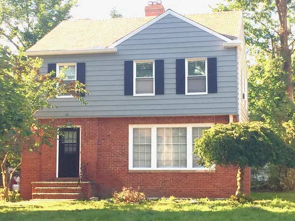 4045 Silsby Rd, University Heights, OH 44118