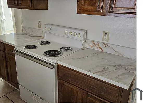 4 bed, 1500 sqft, $1,800 — Photo 2