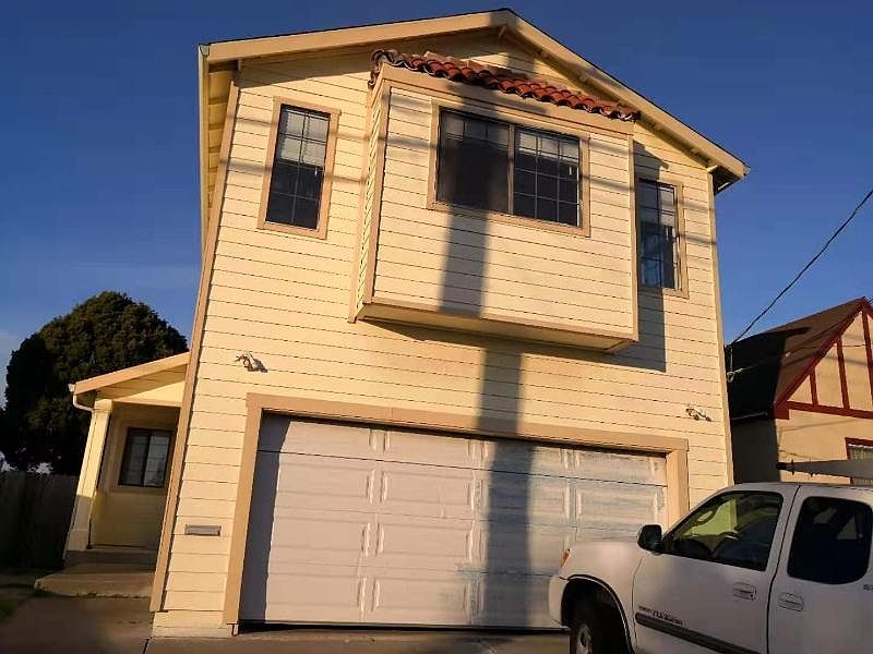 1st image of 3121 Roosevelt Ave