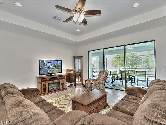 5th image of 3042 SW 23rd Place Cpe