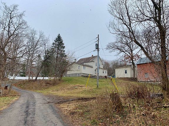 2nd image of 17 Pine St