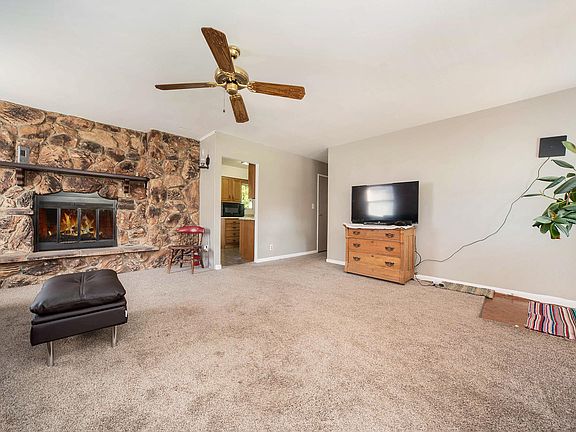 3rd image of 2713 Cimarron Dr