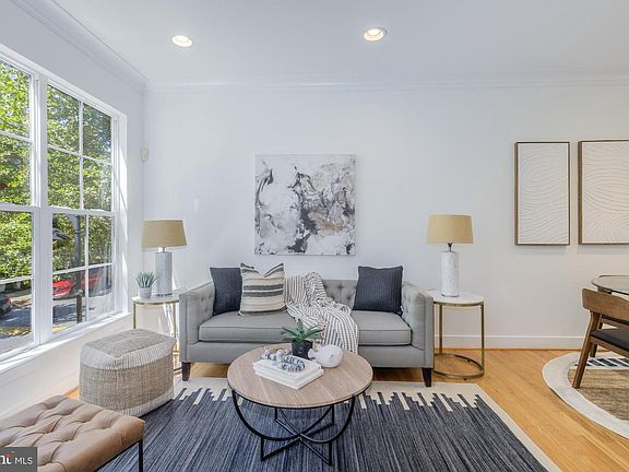 5th image of 4548 Longfellow St