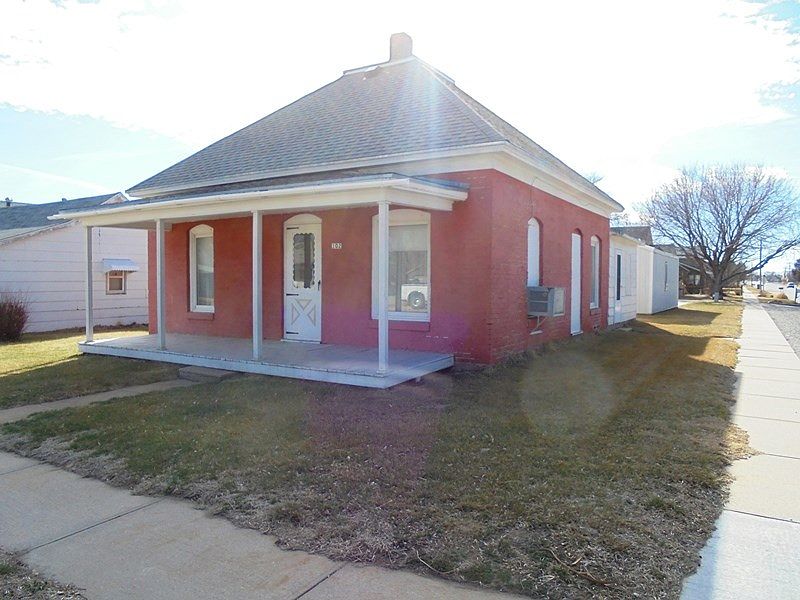 2nd image of 102 S 6th St