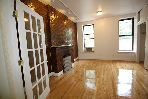Rented by Brooklyn Real Inc | media 13
