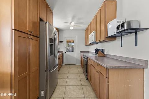 3rd image of 616 N Freestone Cir #1