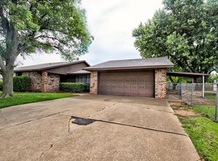 324 Dustin Dr, Lahoma, OK 73754