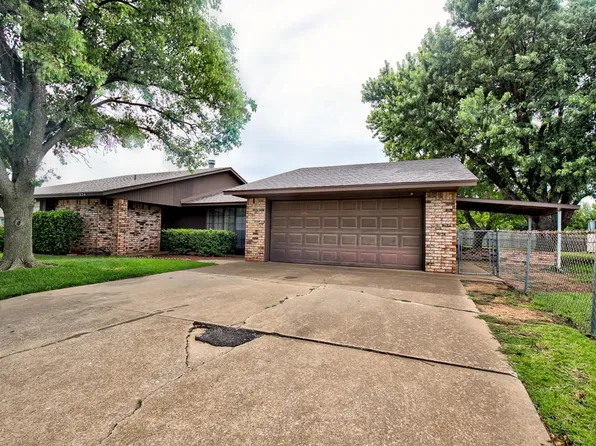 324 Dustin Dr, Lahoma, OK 73754