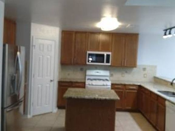 5th image of 3819 Bennington Way