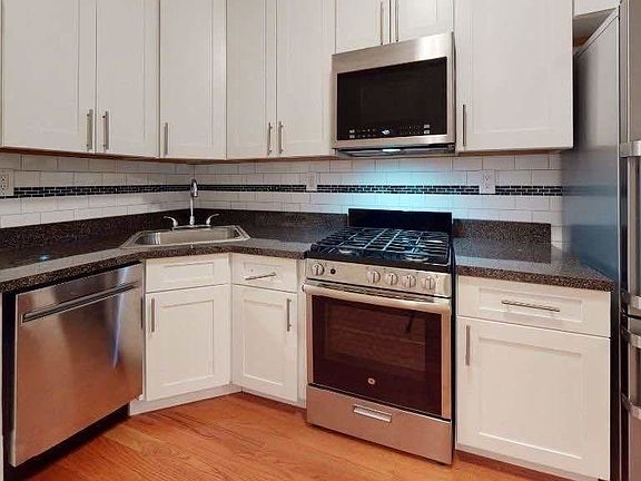 4th image of 125 E 7th St #3E1